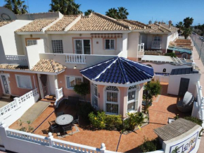 Casa Elena luxury family holiday home 4-10 persons, Quesada